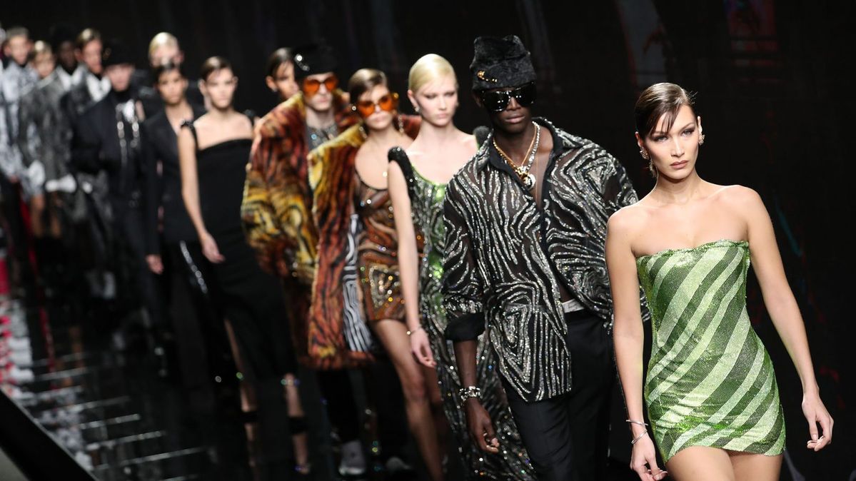 How to Attend Milan Fashion Week 2026: Shows, Vogue World and More