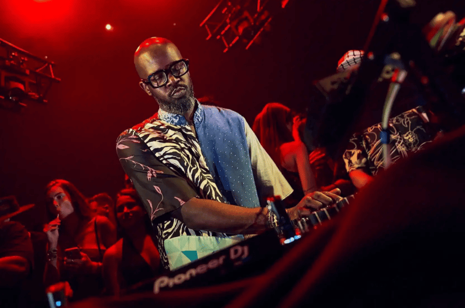 Black Coffee's Madrid performance takes place within the wider Formula 1 race-weekend atmosphere