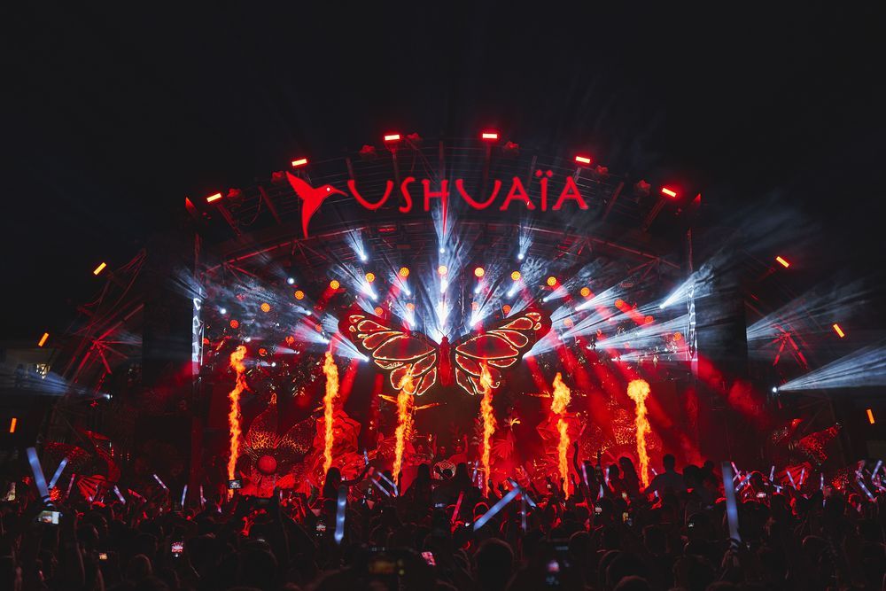 Ibiza Closing Parties 2026 at a luxury nightclub